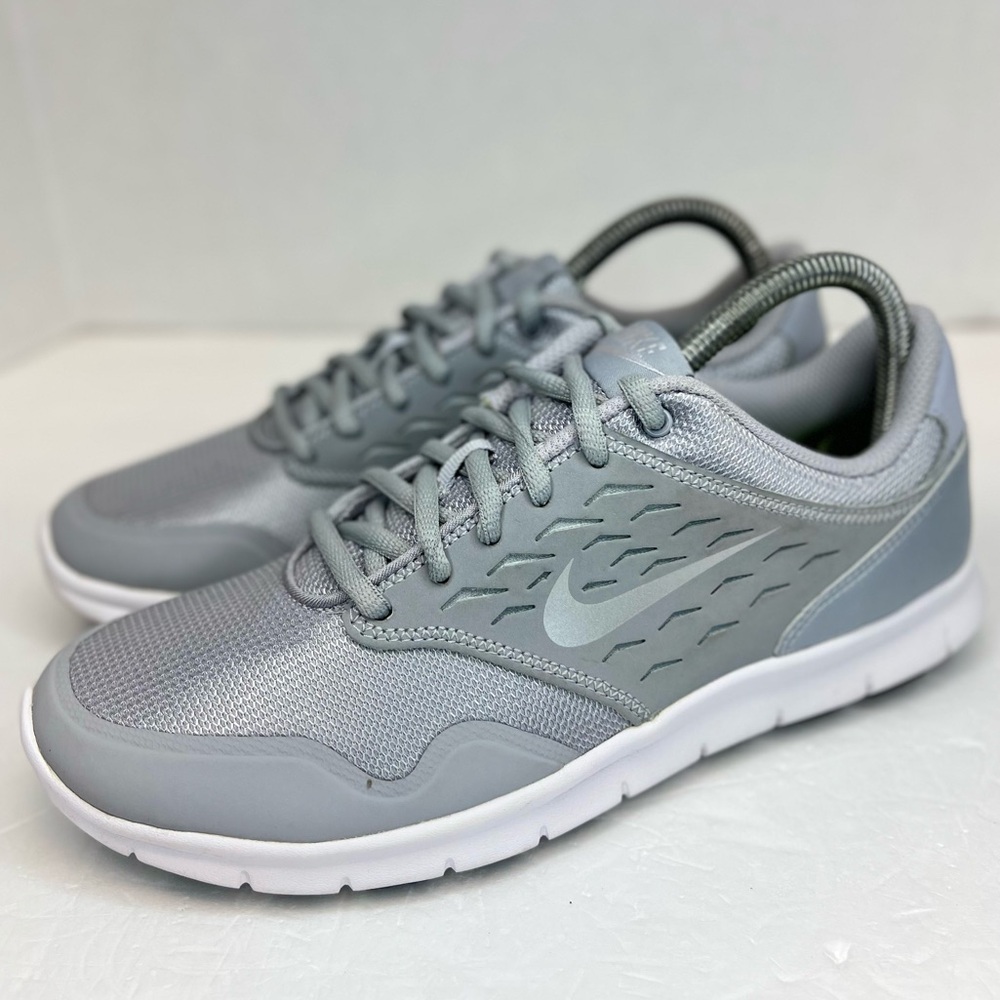 Nike Orive NM Womens Running 677136-007 Met. Silver/White Sz 8 LKNW! Worn 1X!